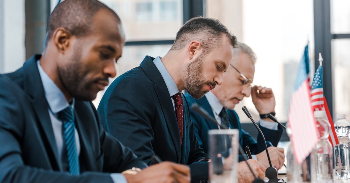 What Do School Boards Do, Anyway? Noah ster Educational Foundation